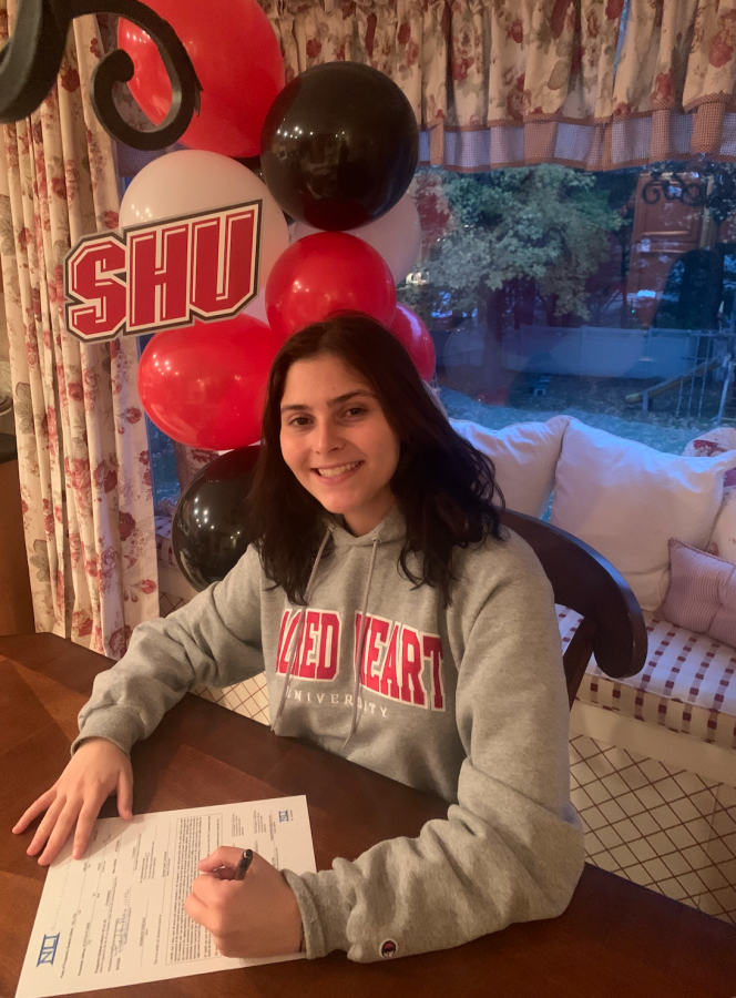 Sitting down with D1 fencing commit Megan Hillyer: The art of fencing, all in the family and committing to Sacred Heart