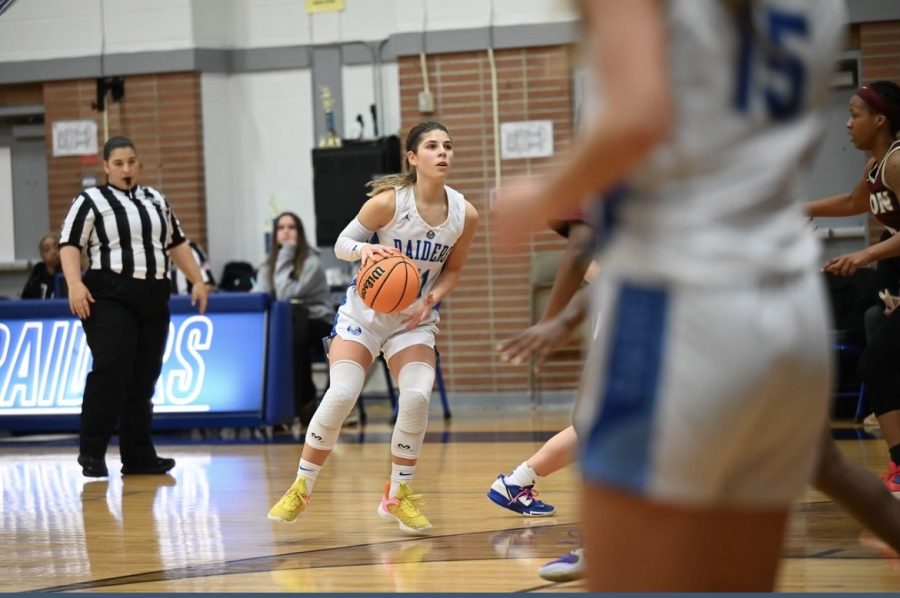 Support Girls Varsity Basketball: Vote Amanda Baylock for the Jersey Sports Zone North Jersey Week 3 Game Ball