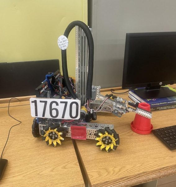 Navigation to Story: Calling all Techies: Raider Robotics Club Launches Into the New School Year